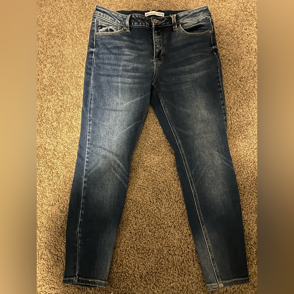 KanCan skinny jeans. No ripping. Only worn a few times. Excellent condition!